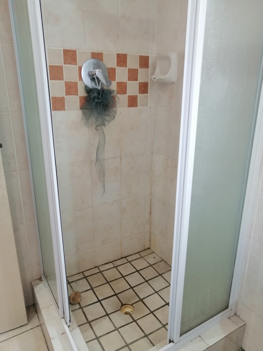 2 Bedroom Property for Sale in Sea Breeze Western Cape